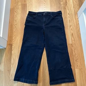 Women’s Not Your Daughters Jeans (NYDJ) dark wash cropped size 14